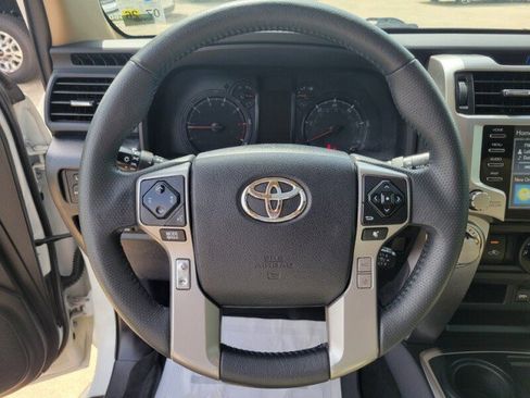 Used 2020 Toyota 4Runner SR5 Premium w/ Moonroof Package RWD image 15