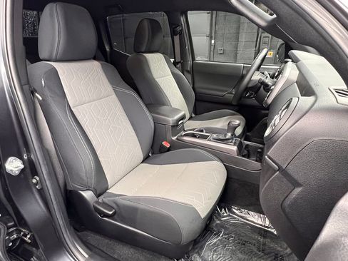 Used 2023 Toyota Tacoma TRD Sport AWD/4WD image 4