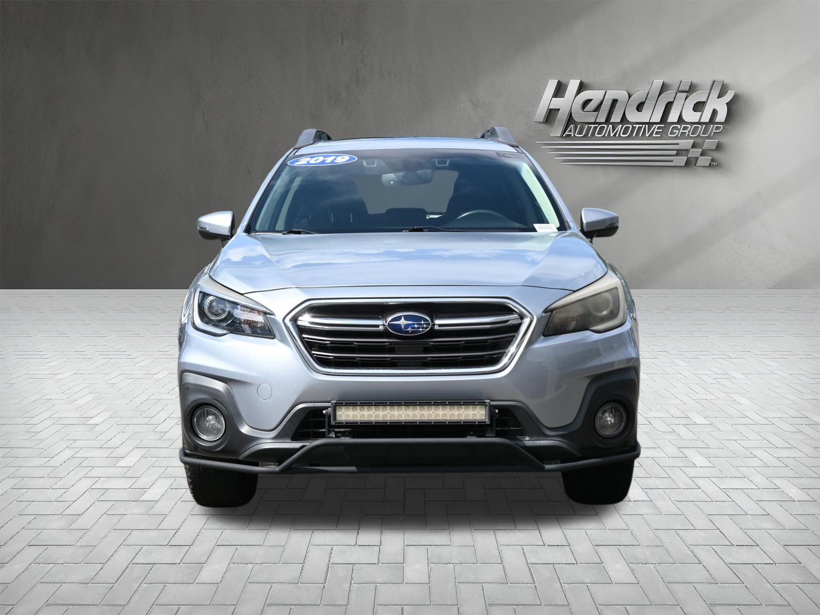 Used 2019 Subaru Outback 2.5i Limited AWD/4WD image 3