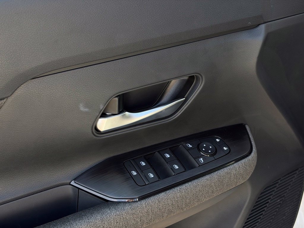 Used 2026 Nissan Kicks SV w/ Cold Weather Package FWD image 12