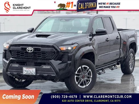 Used 2025 Toyota Tacoma TRD Sport RWD image 1