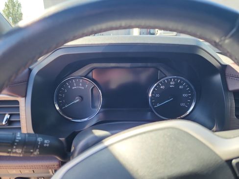 Used 2024 Ford Expedition Limited image 10