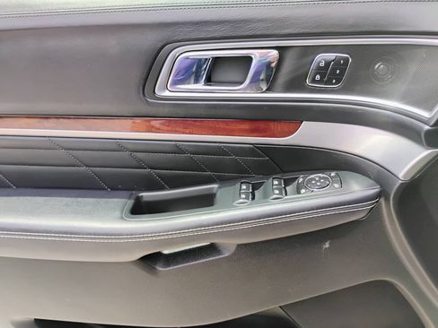 Used 2017 Ford Explorer Platinum AWD/4WD image 26