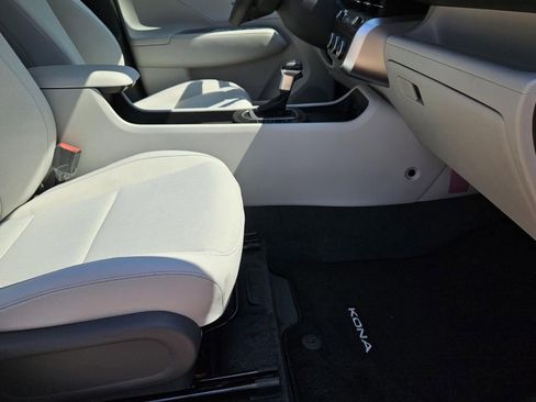 New 2026 Hyundai Kona SE FWD image 9