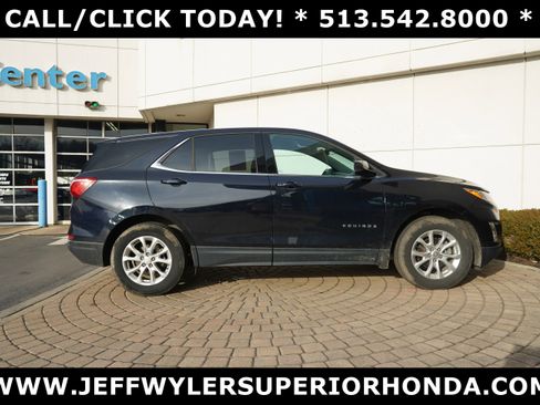 Used 2020 Chevrolet Equinox LT w/ Driver Convenience Package image 2