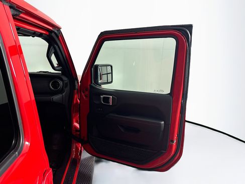 Used 2021 Jeep Wrangler Sahara w/ Dual Top Group image 33