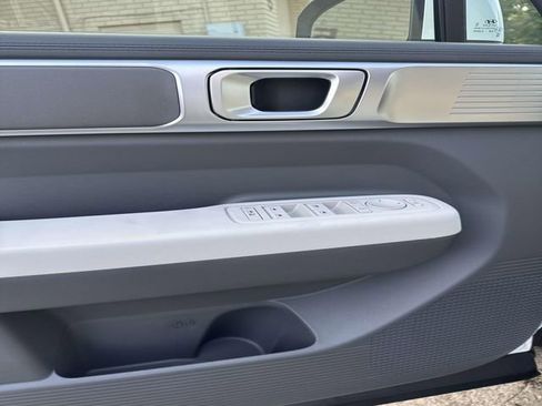 New 2026 Hyundai Santa Fe SE image 7