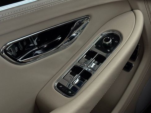 Used 2024 Bentley Continental GT image 21