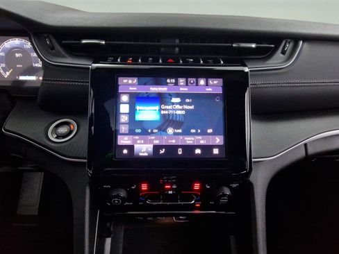 New 2025 Jeep Grand Cherokee L Altitude image 15