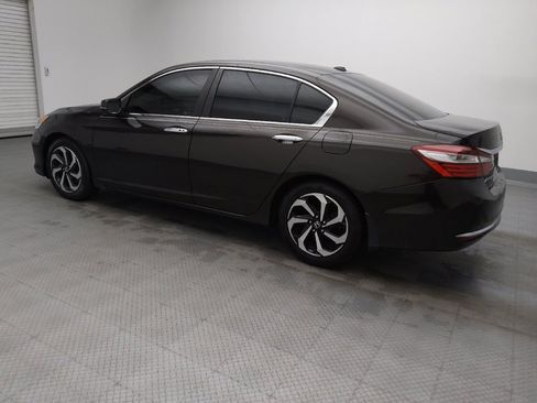 Used 2017 Honda Accord EX image 3