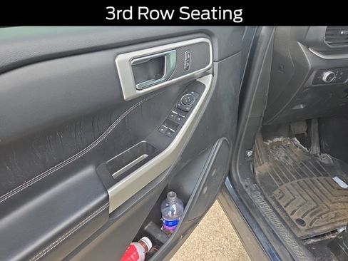 Used 2022 Ford Explorer XLT w/ Equipment Group 202A AWD/4WD image 11