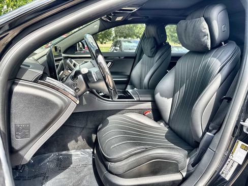 Used 2023 Mercedes-Benz S 580 4MATIC Sedan image 3