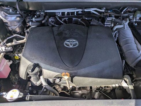 Used 2022 Toyota Highlander XLE image 23