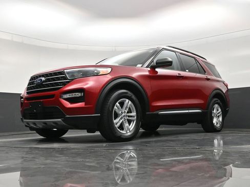 Used 2023 Ford Explorer XLT w/ Equipment Group 202A RWD image 20