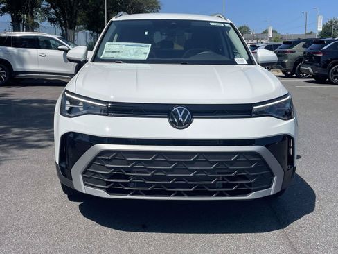 New 2026 Volkswagen Taos SE FWD image 2