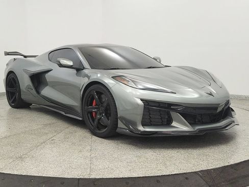 Used 2023 Chevrolet Corvette Z06 w/ Z07 Performance Package RWD image 7