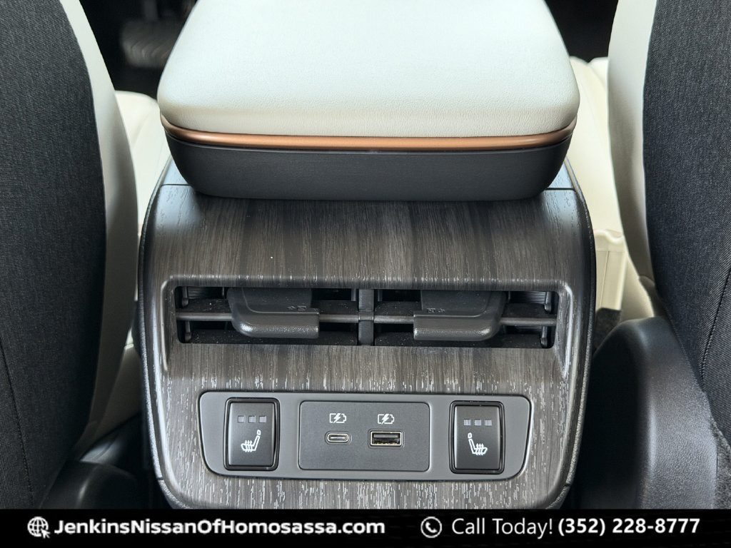 Used 2024 Nissan Ariya FWD image 27