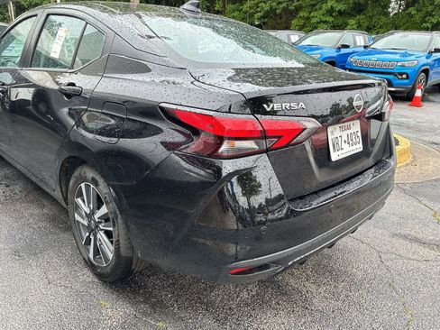 Used 2025 Nissan Versa SV FWD image 4