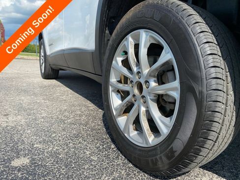 Used 2020 Jeep Cherokee Latitude FWD image 14