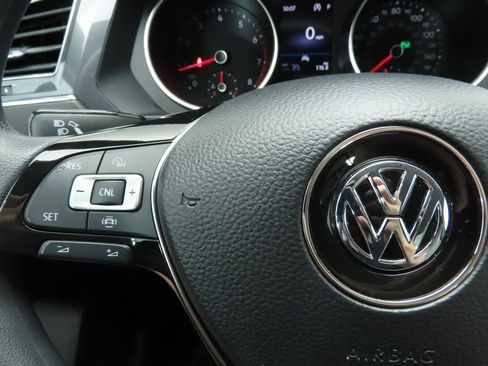 Used 2021 Volkswagen Tiguan S image 11