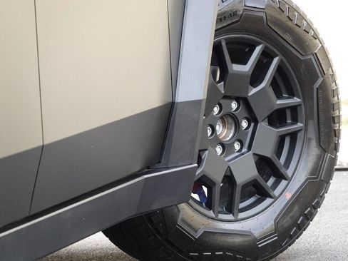 Used 2024 Tesla Cybertruck AWD Crew Cab image 65