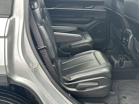 Used 2024 Jeep Grand Cherokee L Limited w/ Black Appearance Package image 16