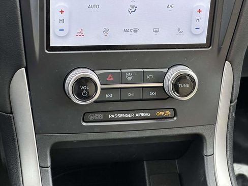 Used 2024 Ford Edge SEL w/ Convenience Package image 19