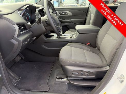 Used 2024 Chevrolet Traverse LT FWD image 16