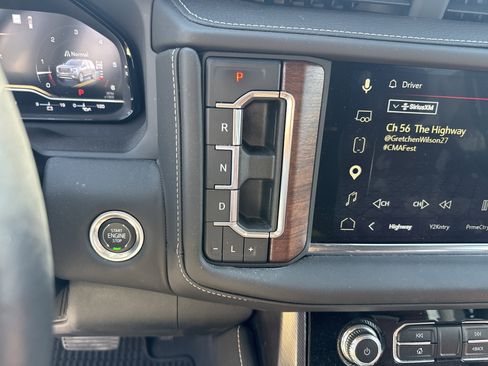 Used 2023 GMC Yukon Denali Ultimate AWD/4WD image 25