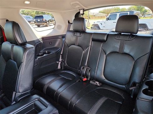 Used 2023 Honda Pilot Touring image 10