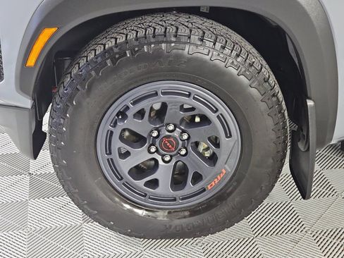 Used 2025 Nissan Frontier Pro-X RWD image 10