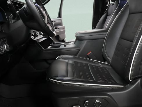 Used 2025 GMC Sierra 2500 AT4X AWD/4WD image 22