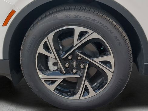 New 2026 Lincoln Nautilus Premier w/ Equipment Group 102A AWD/4WD image 9