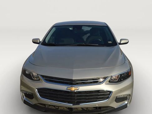 Used 2016 Chevrolet Malibu LT w/ Driver Confidence Package image 12
