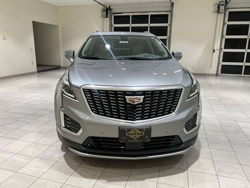 Certified 2024 Cadillac XT5 Premium Luxury w/ Technology Package FWD image 8