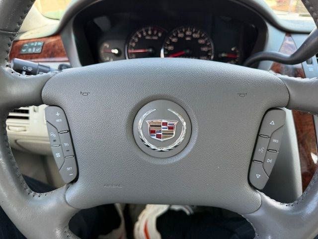 Used 2007 Cadillac DTS Luxury I w/ Trunk Convenience Package FWD image 9