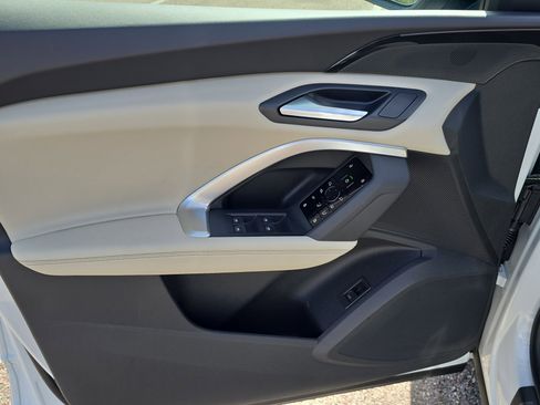 New 2025 Audi Q5 Premium image 16