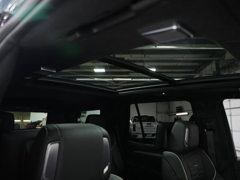 Used 2025 Cadillac Escalade Sport Platinum AWD/4WD image 26