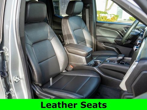 New 2025 GMC Canyon Elevation w/ Convenience Package image 9