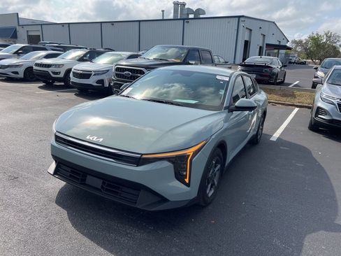 Used 2025 Kia K4 LXS image 14