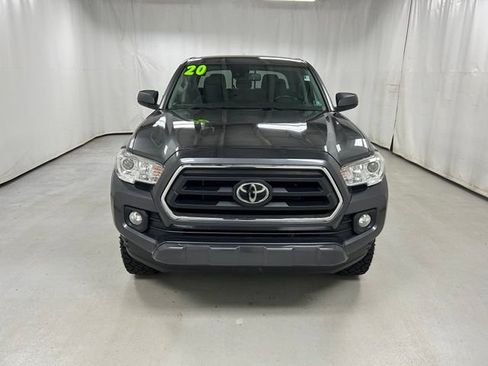 Used 2020 Toyota Tacoma SR5 AWD/4WD image 3