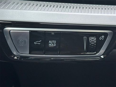 New 2026 Cadillac Optiq Luxury 1 image 32