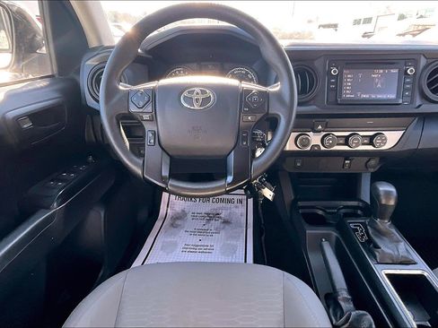 Used 2019 Toyota Tacoma SR w/ SR Convenience Package image 5