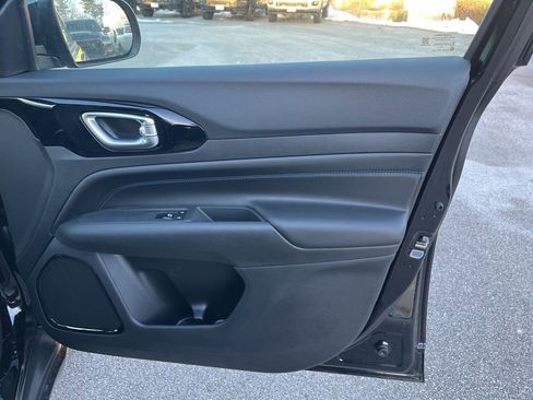 New 2026 Jeep Compass Limited image 10