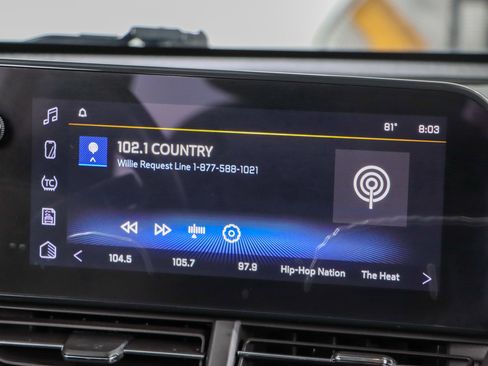 Used 2024 Chevrolet Trax LT w/ Sunroof Package FWD image 18