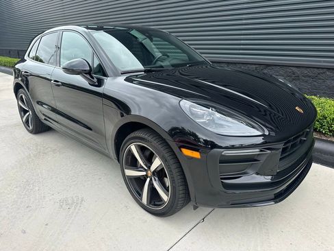 Certified 2023 Porsche Macan AWD/4WD image 11
