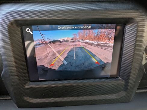 Used 2022 Jeep Gladiator Sport image 16