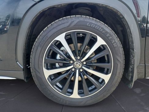 Used 2022 Toyota Highlander XSE AWD/4WD image 15