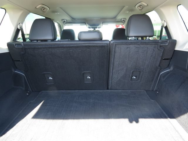 Used 2024 Nissan Rogue SV w/ SV Premium Package FWD image 12