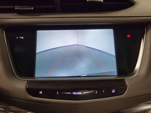 Used 2018 Cadillac XT5 Premium Luxury FWD image 21